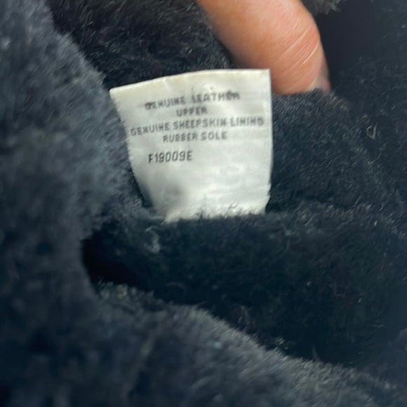 UGG Australia Shanleigh Black Sheepskin Lined Embroidered Heritage Line Boots 9 - Picture 10 of 13